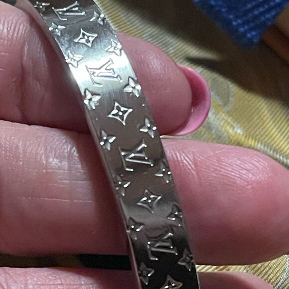 LOUIS VUITTON Manchette Monogram Bold Cuff - Picture 7 of 7